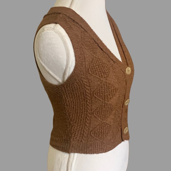 Jolie & Joy Brown Button Sweater Vest - Picture 5 of 11